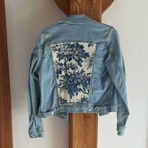 Levi’s Signature Gold Artisan Embellished Jean Light Denim Jacket Size L